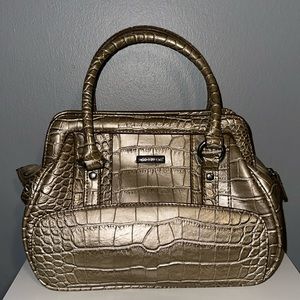 Gold Rosetti Handbag 👜